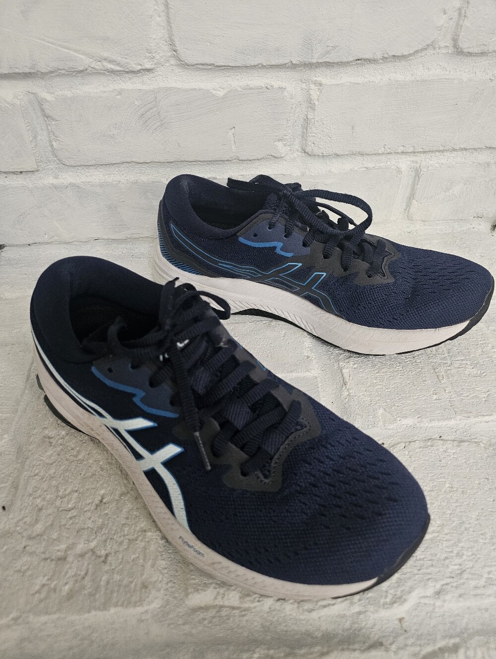 Asics GT 1000 11 Running Sneakers Size 8 1/2